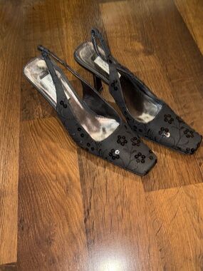 Bruno Magli Black Embroidered Floral Slingback Heels size 7.5